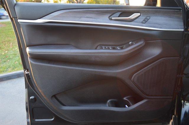 used 2023 Jeep Grand Cherokee car, priced at $30,619