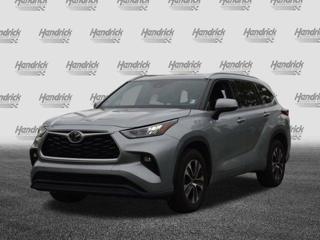 used 2020 Toyota Highlander car, priced at $25,619