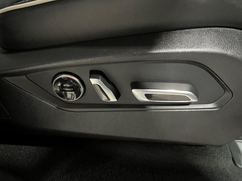 used 2022 Acura MDX car, priced at $38,500