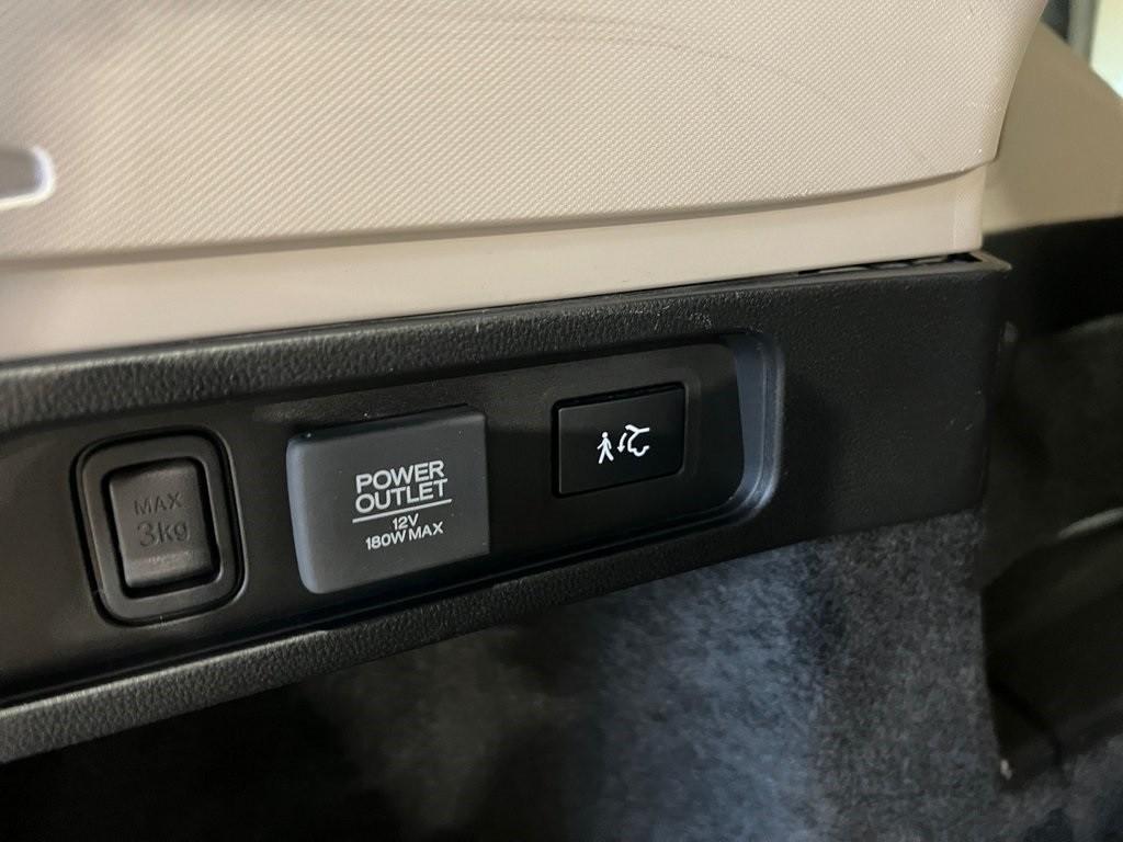 used 2022 Acura MDX car, priced at $38,500