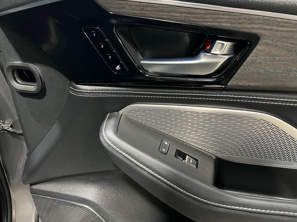 used 2022 Acura MDX car, priced at $38,500