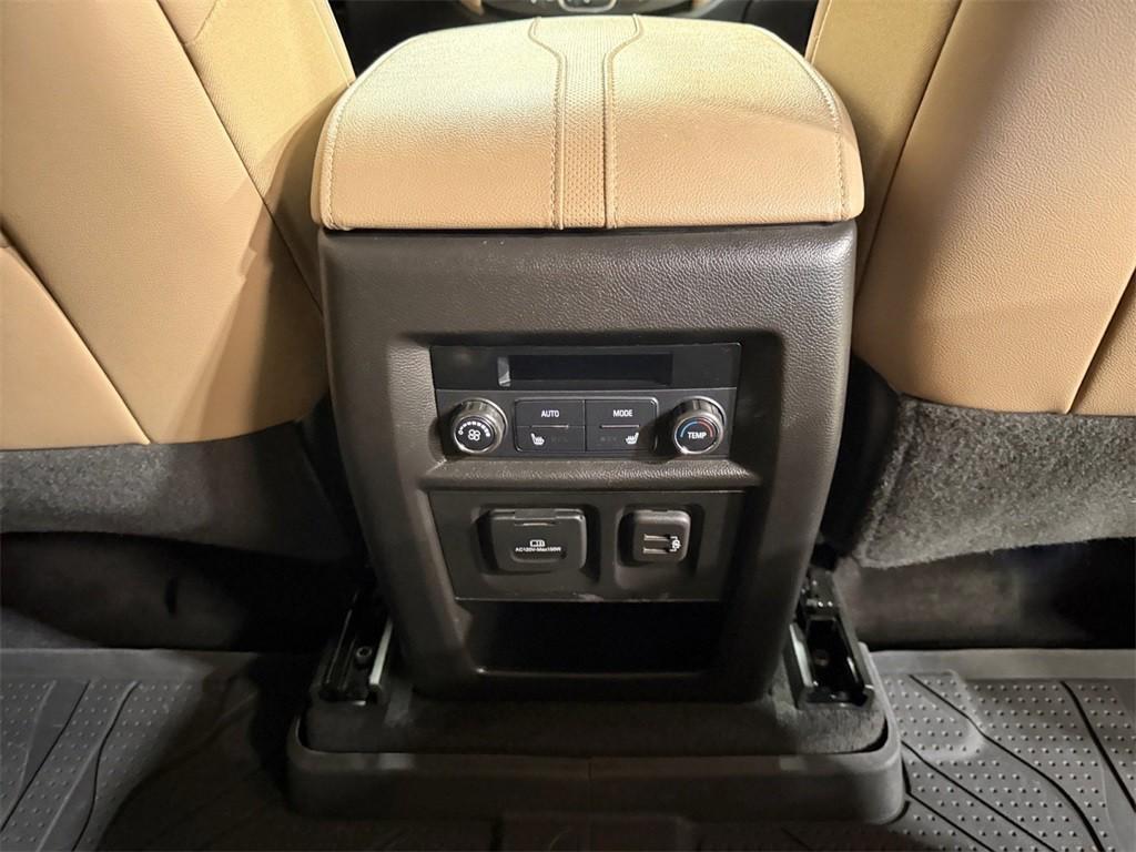 used 2023 Chevrolet Traverse car, priced at $31,300