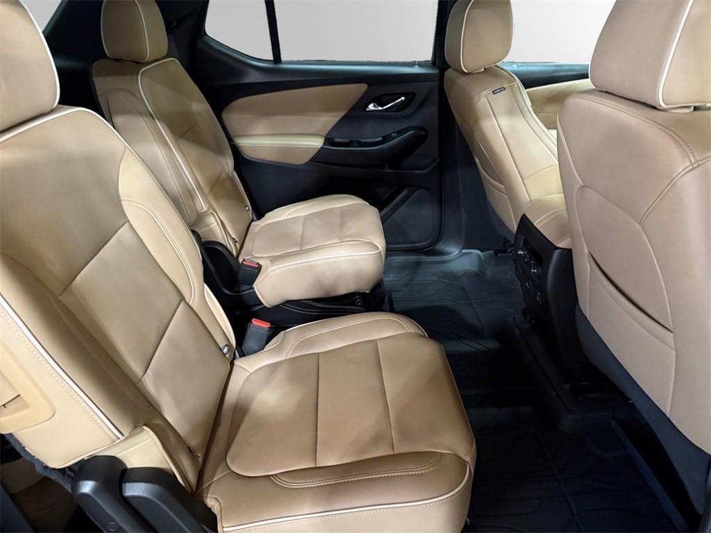 used 2023 Chevrolet Traverse car, priced at $31,300