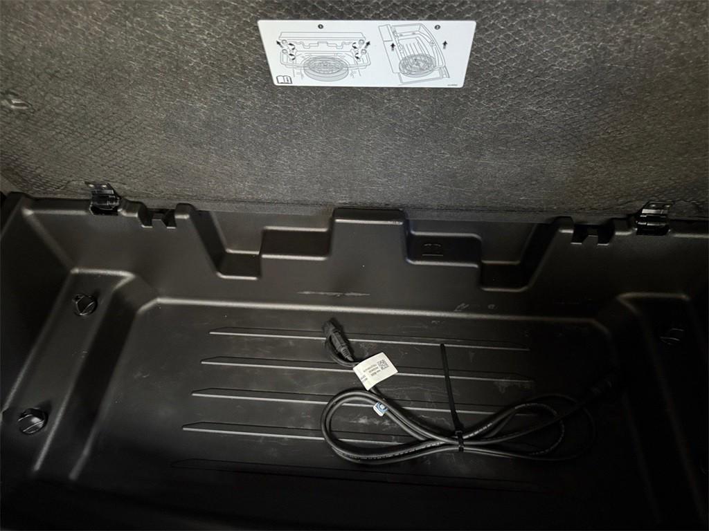 used 2023 Chevrolet Traverse car, priced at $31,300