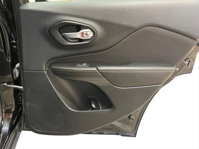 used 2014 Jeep Cherokee car, priced at $6,995