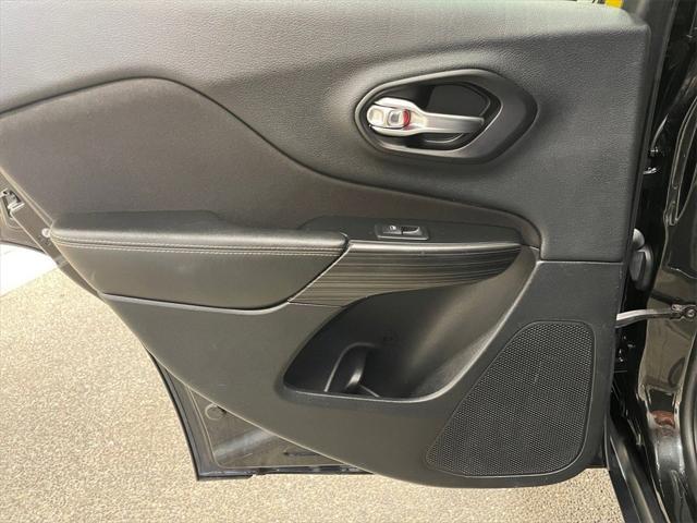 used 2014 Jeep Cherokee car, priced at $6,995
