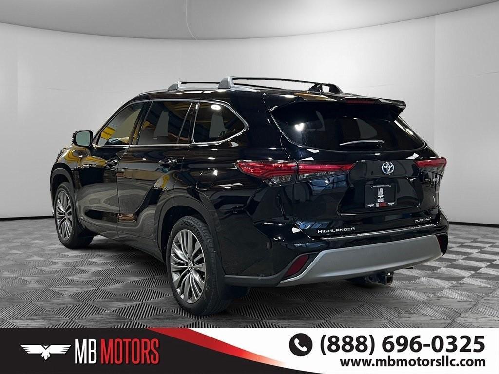 used 2020 Toyota Highlander Hybrid car, priced at $39,995