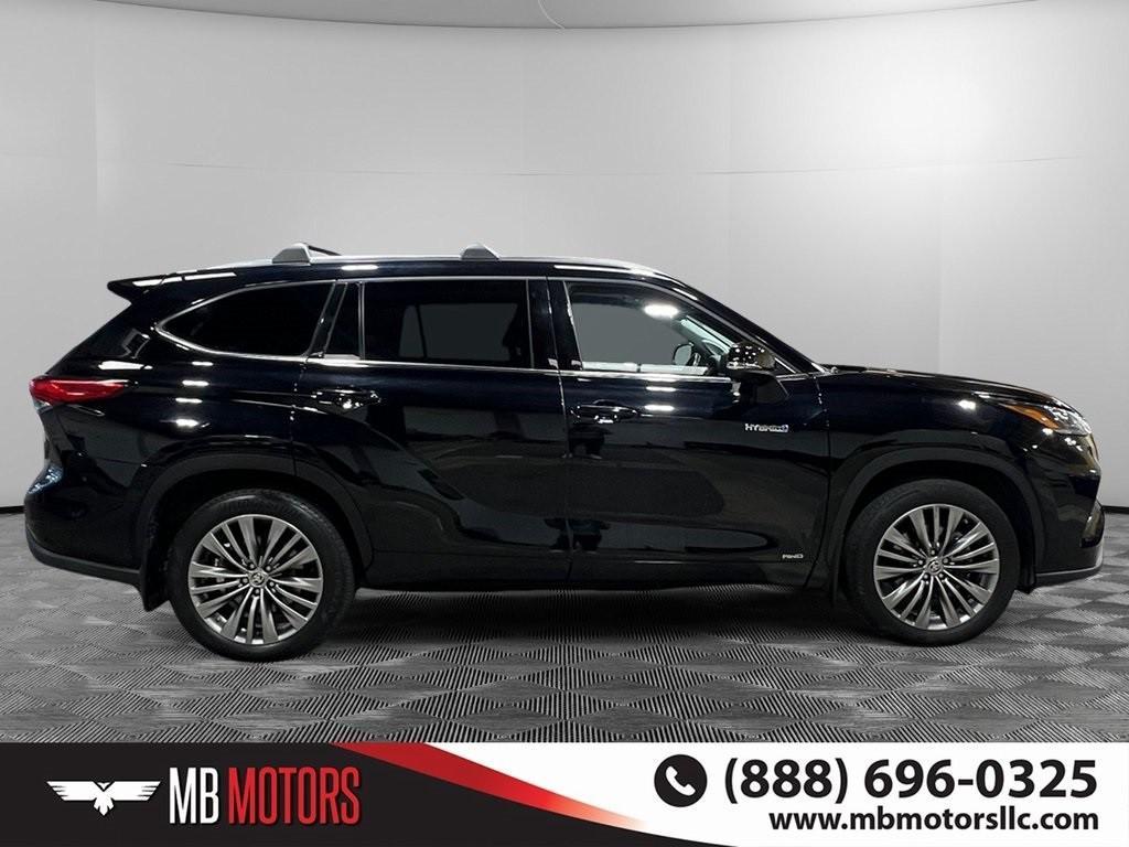 used 2020 Toyota Highlander Hybrid car, priced at $39,995