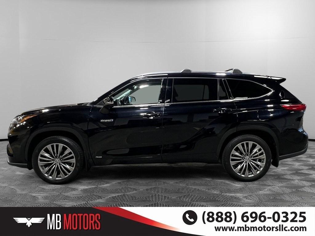 used 2020 Toyota Highlander Hybrid car, priced at $39,995