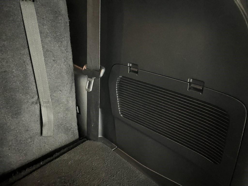 used 2022 Toyota Highlander car, priced at $27,500