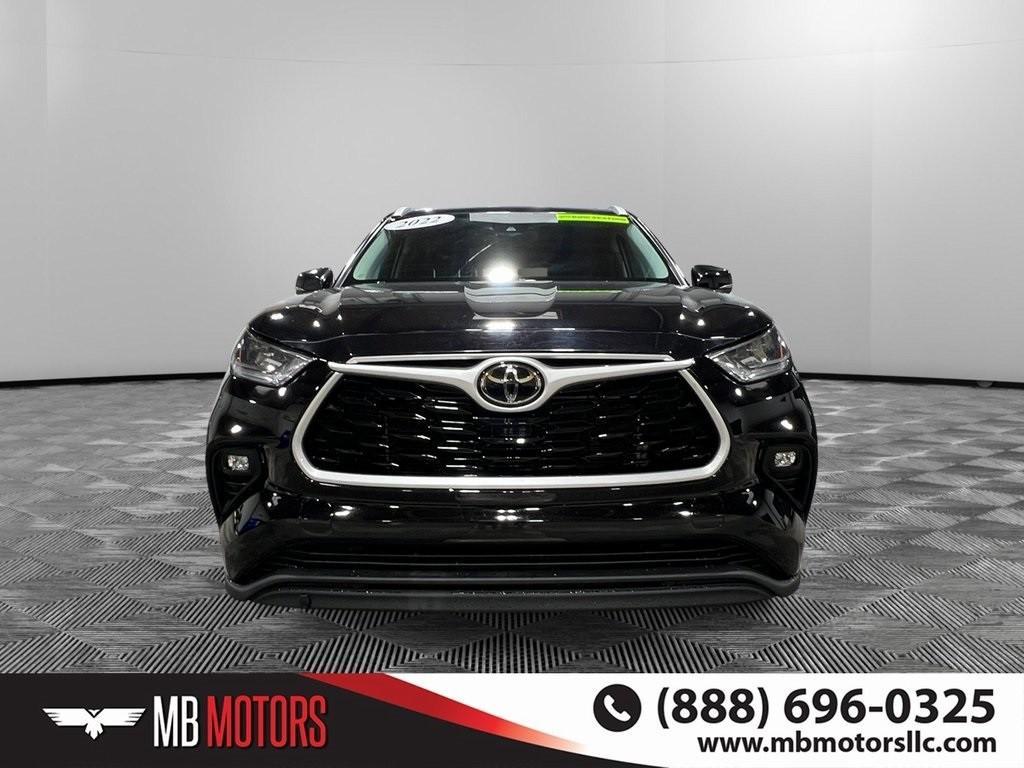 used 2022 Toyota Highlander car, priced at $27,500