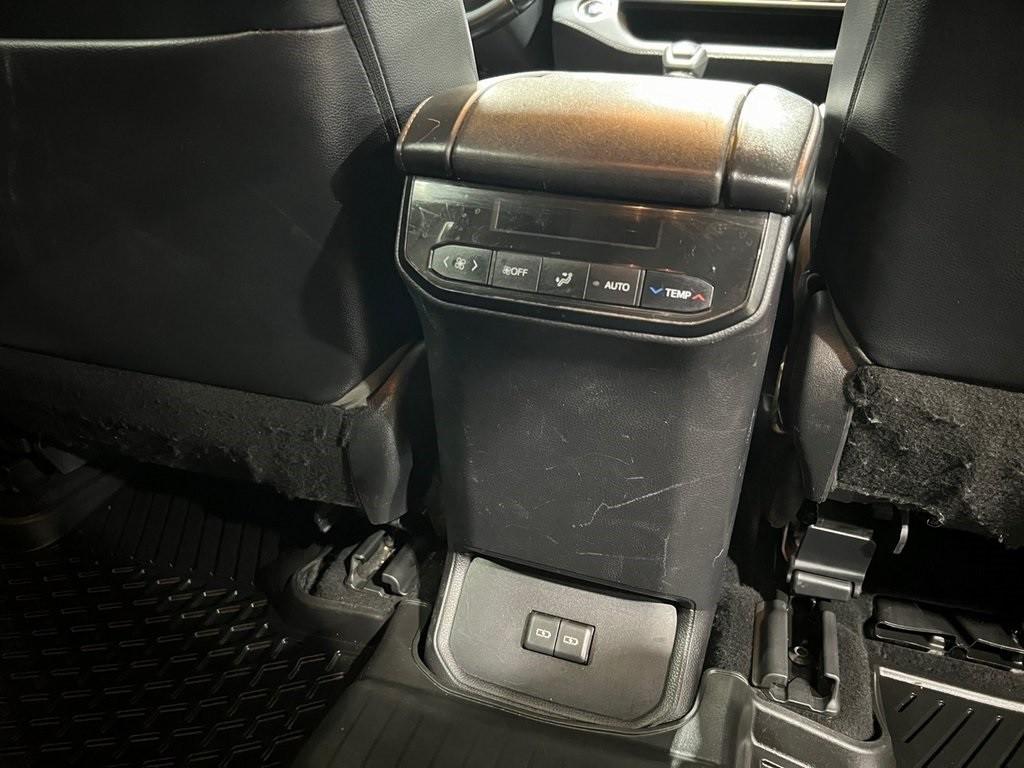 used 2022 Toyota Highlander car, priced at $27,500