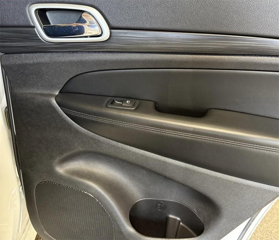 used 2021 Jeep Grand Cherokee car, priced at $20,998