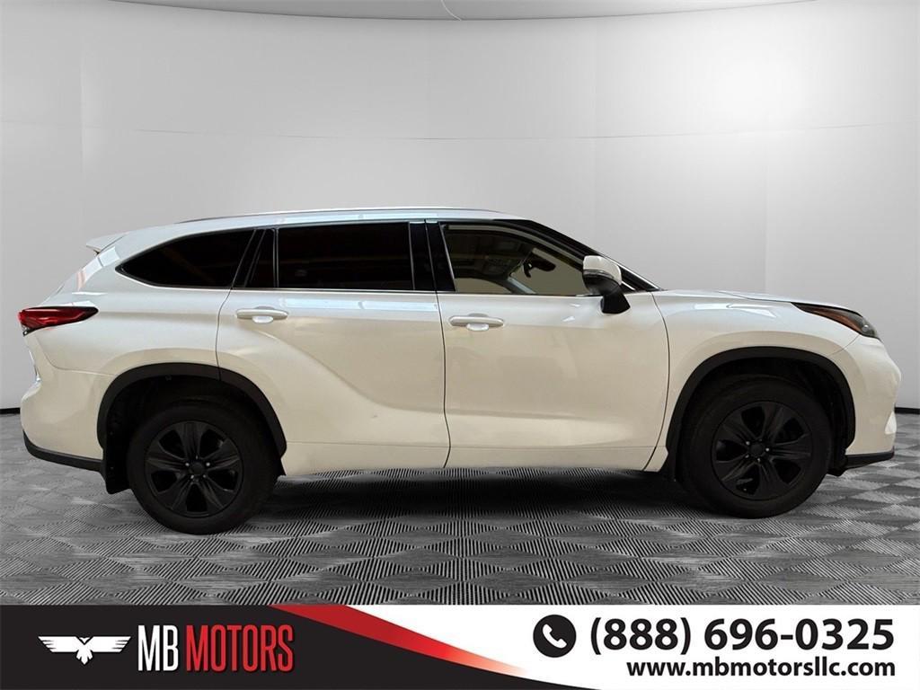 used 2021 Toyota Highlander car, priced at $33,450