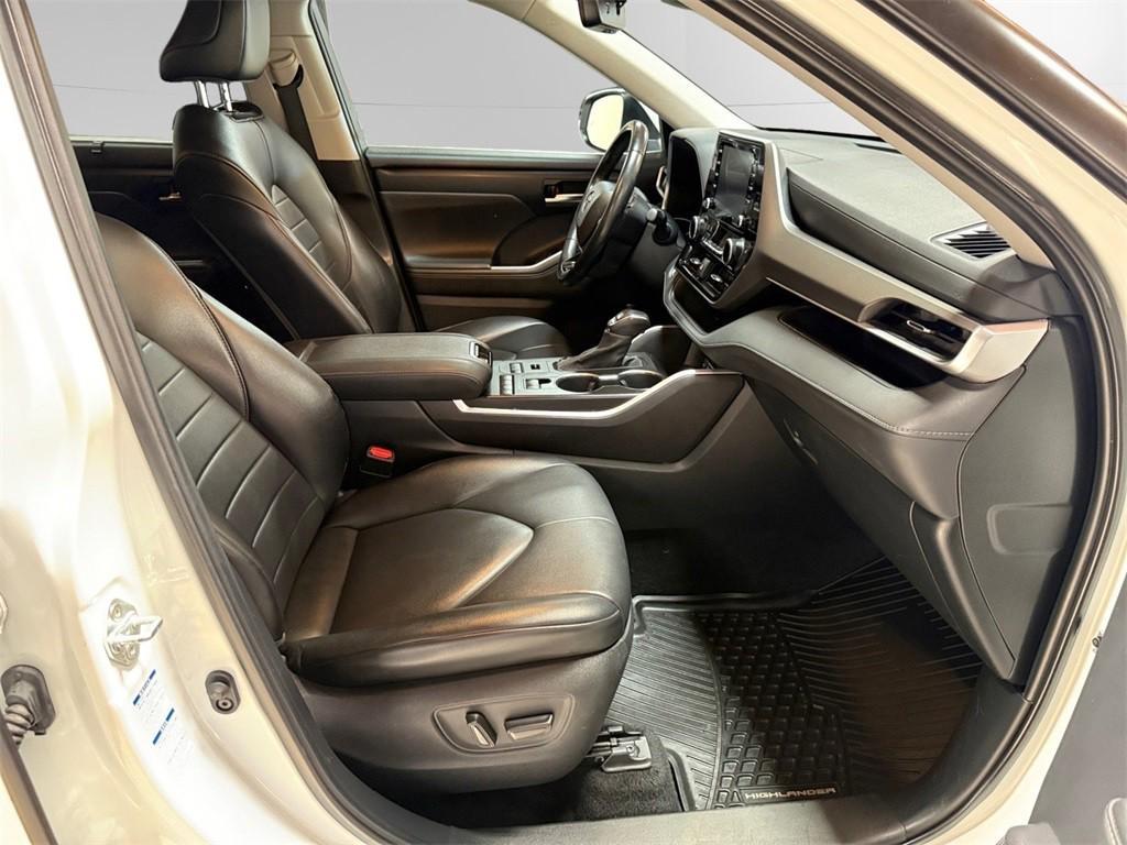 used 2021 Toyota Highlander car, priced at $33,450
