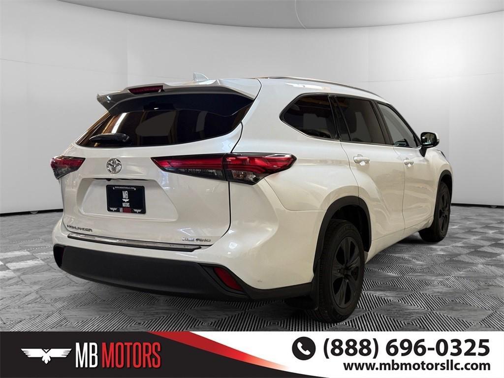 used 2021 Toyota Highlander car, priced at $33,450