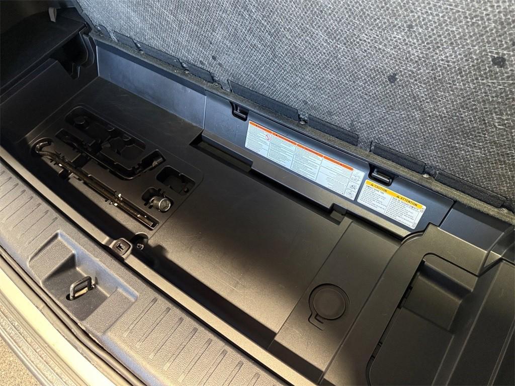 used 2021 Toyota Highlander car, priced at $33,450