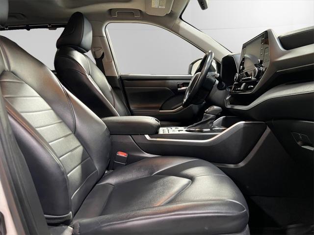 used 2021 Toyota Highlander car, priced at $36,500