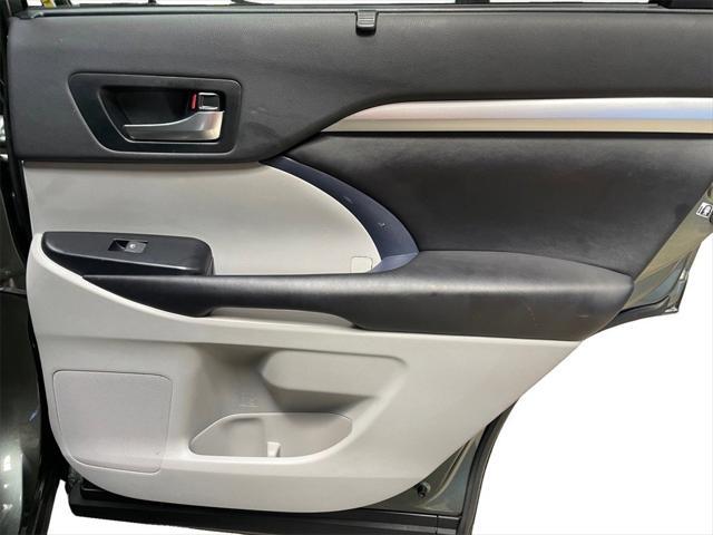 used 2019 Toyota Highlander car, priced at $29,500
