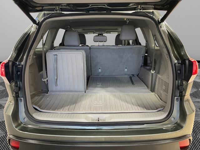 used 2019 Toyota Highlander car, priced at $29,500