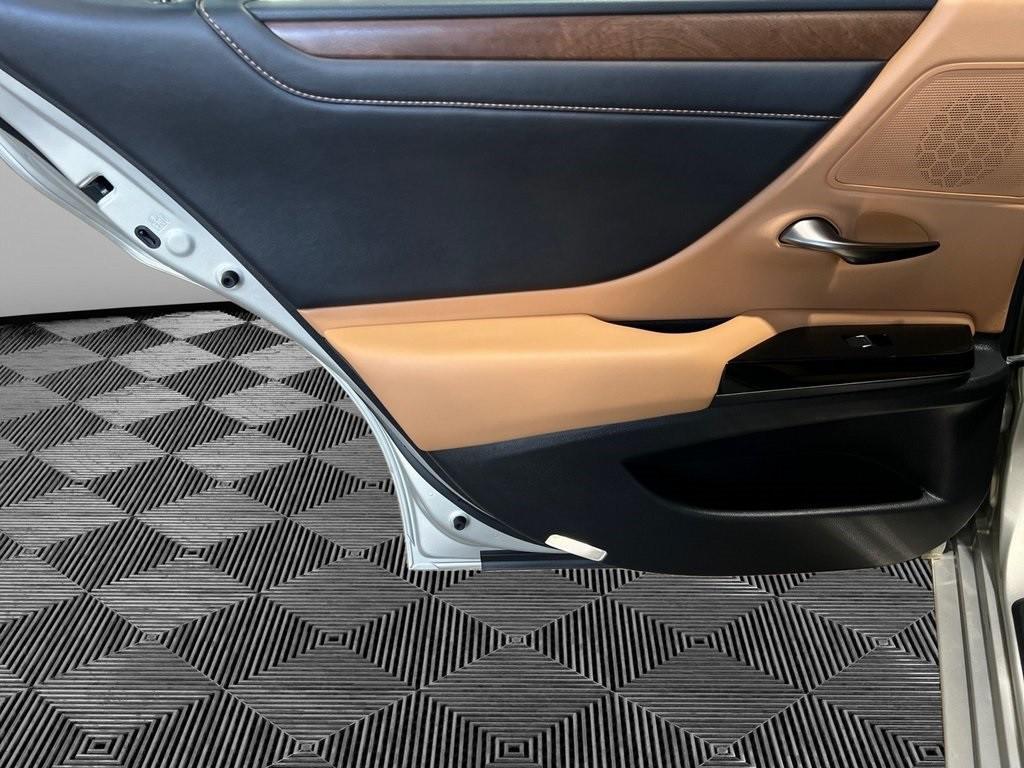 used 2023 Lexus ES 350 car, priced at $36,500