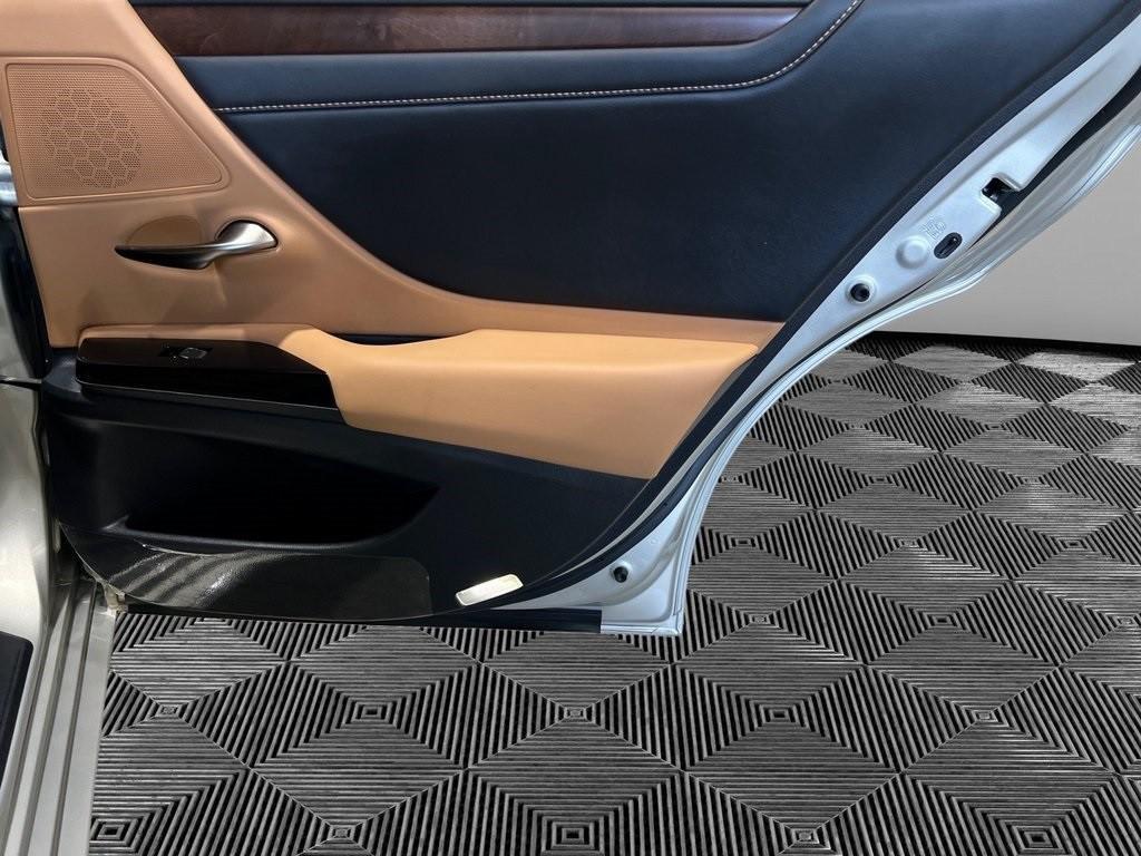 used 2023 Lexus ES 350 car, priced at $36,500