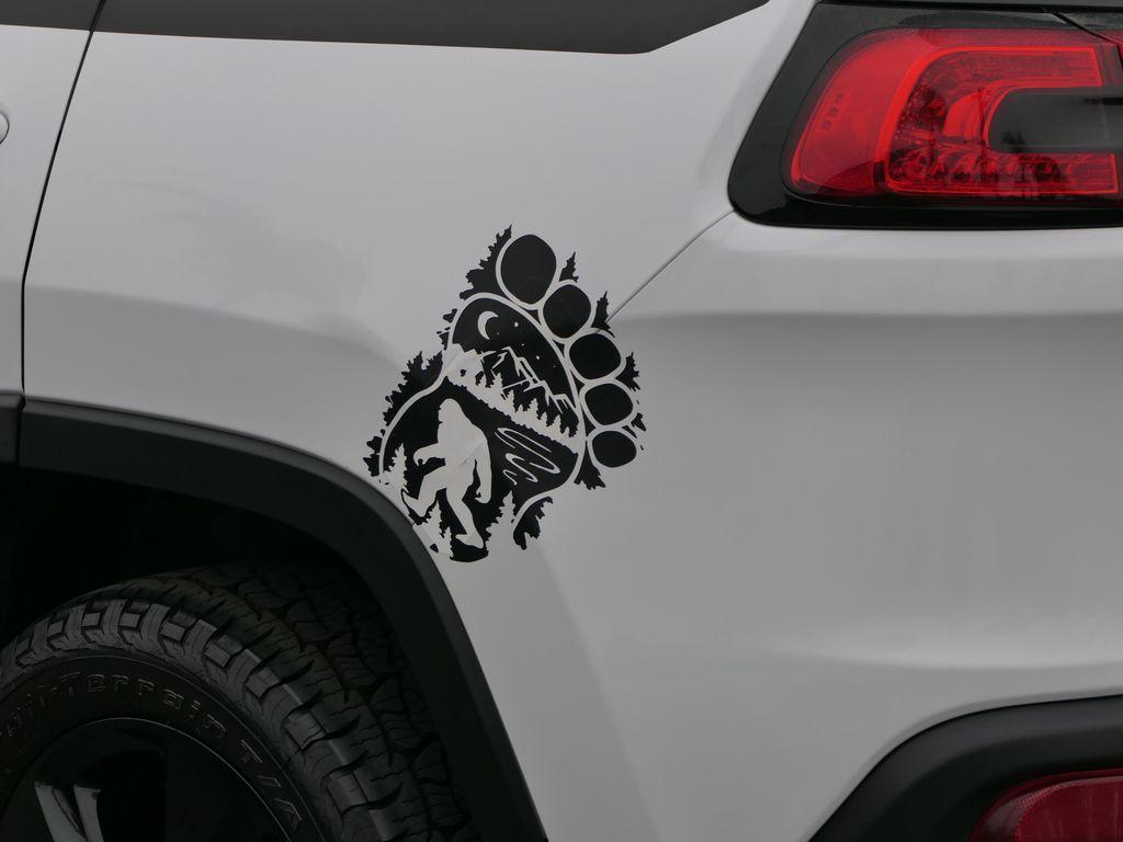 used 2018 Jeep Cherokee car, priced at $15,988