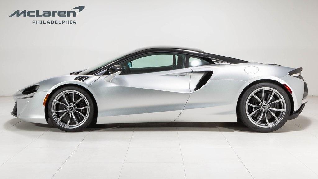 new 2023 McLaren Artura car, priced at $326,370