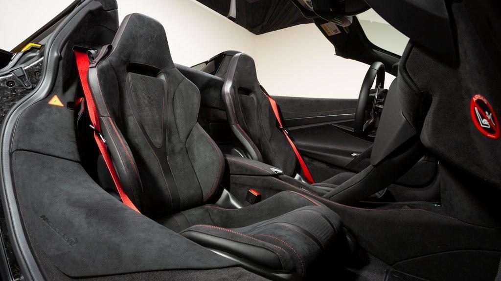 new 2024 McLaren 750S car, priced at $449,580