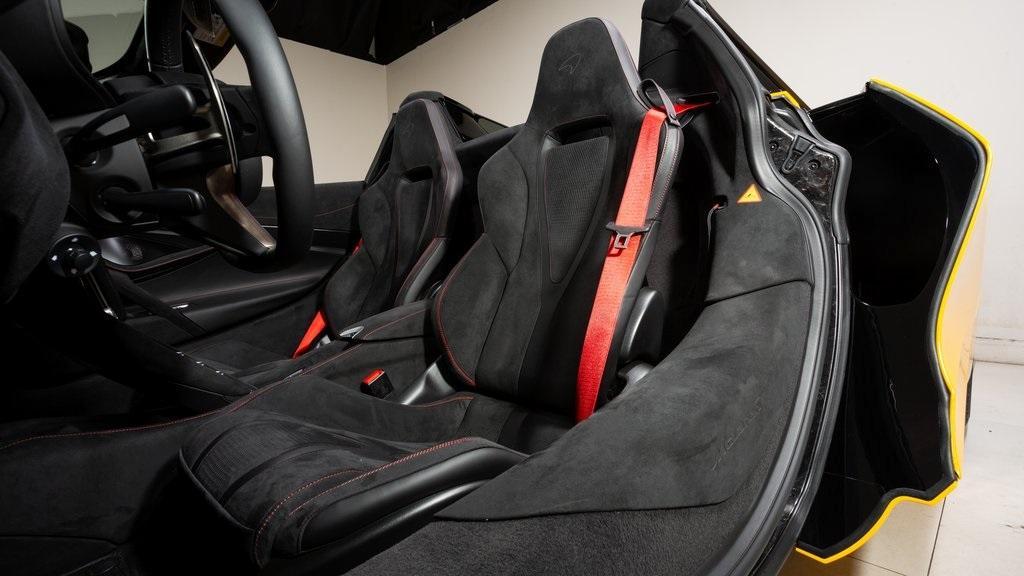 new 2024 McLaren 750S car, priced at $449,580