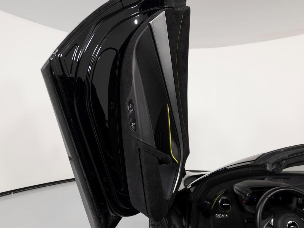 used 2024 McLaren 750S car, priced at $369,996