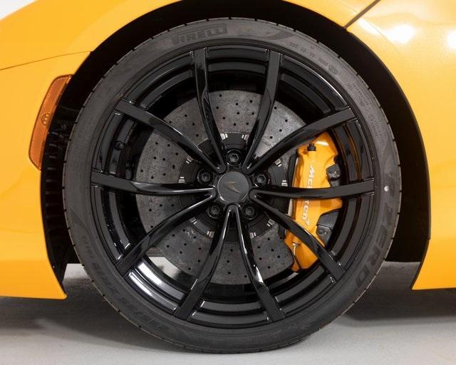 new 2025 McLaren Artura car, priced at $310,890