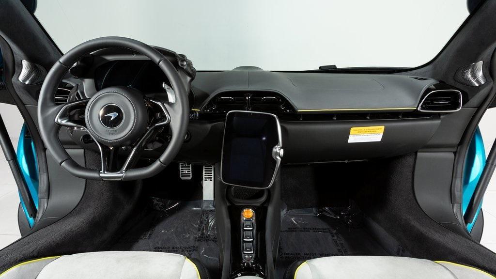 new 2025 McLaren Artura car, priced at $337,108