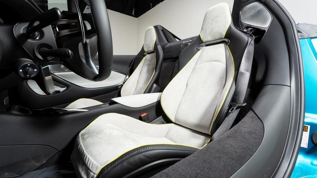 new 2025 McLaren Artura car, priced at $337,108
