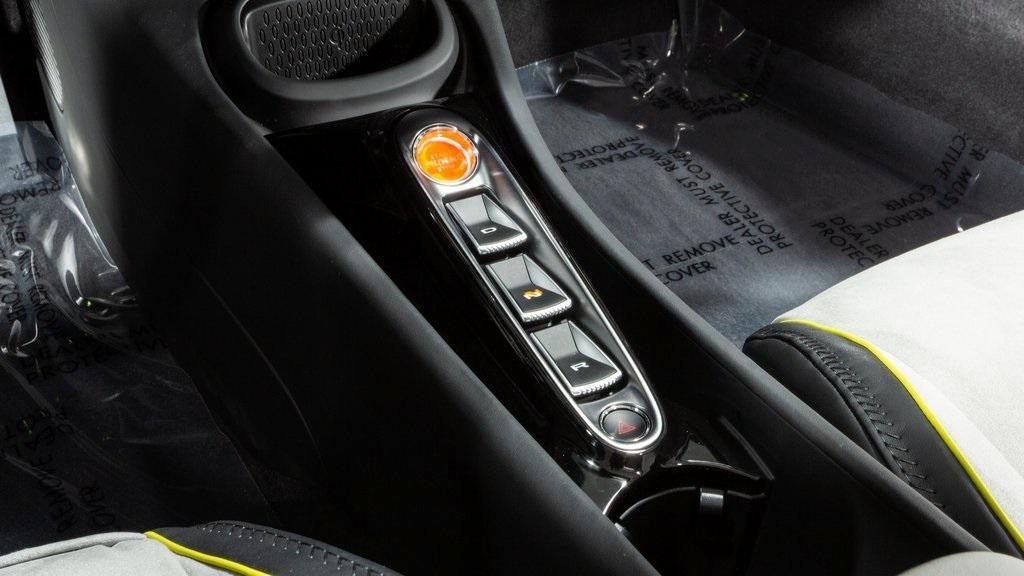 new 2025 McLaren Artura car, priced at $337,108