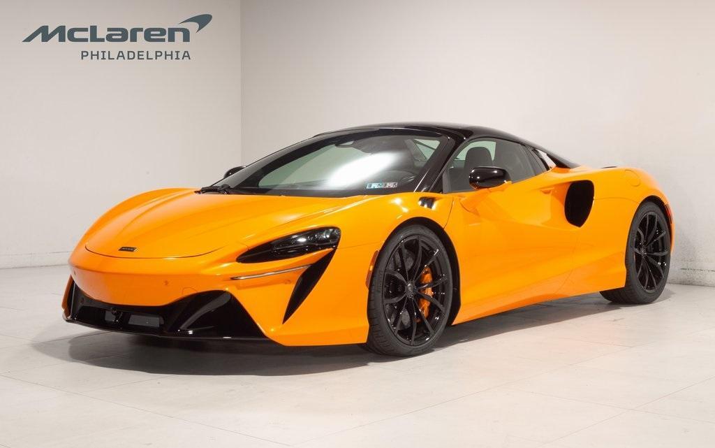 new 2025 McLaren Artura car, priced at $345,818