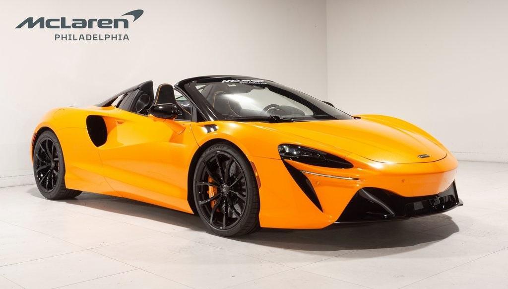 new 2025 McLaren Artura car, priced at $345,818