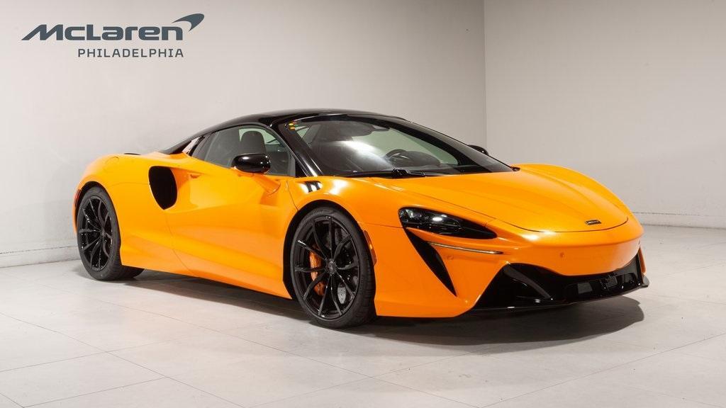 new 2025 McLaren Artura car, priced at $345,818