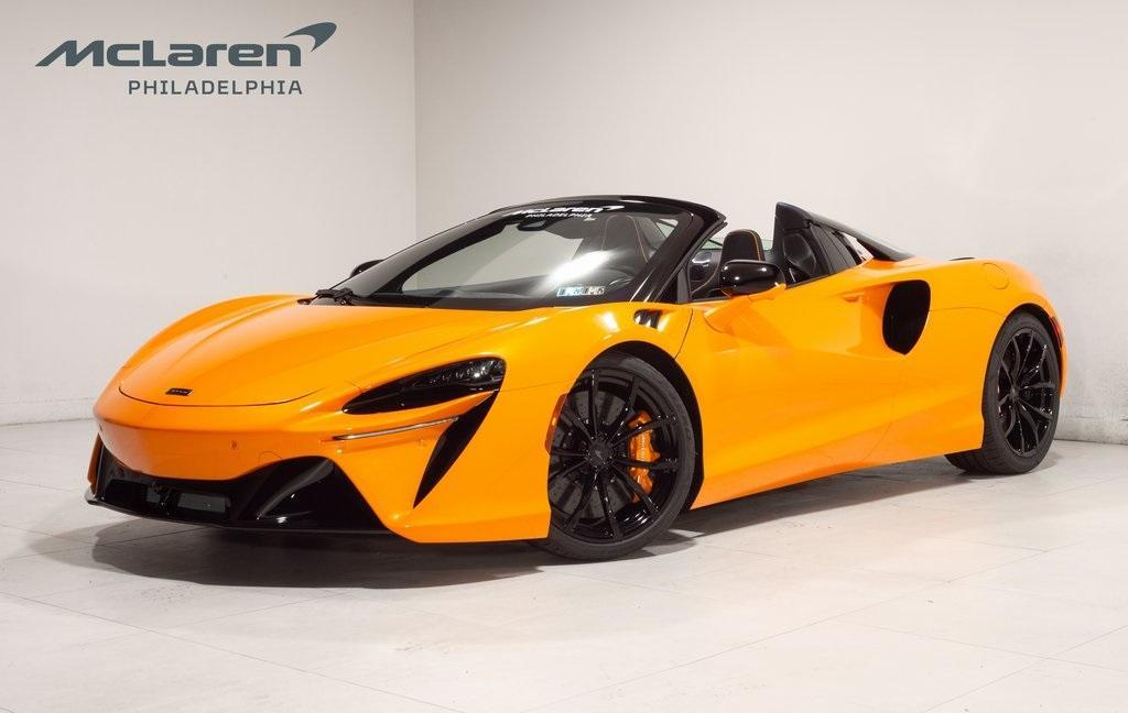 new 2025 McLaren Artura car, priced at $345,818