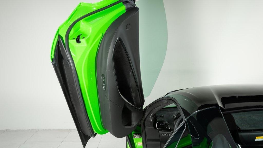 new 2025 McLaren Artura car, priced at $327,950