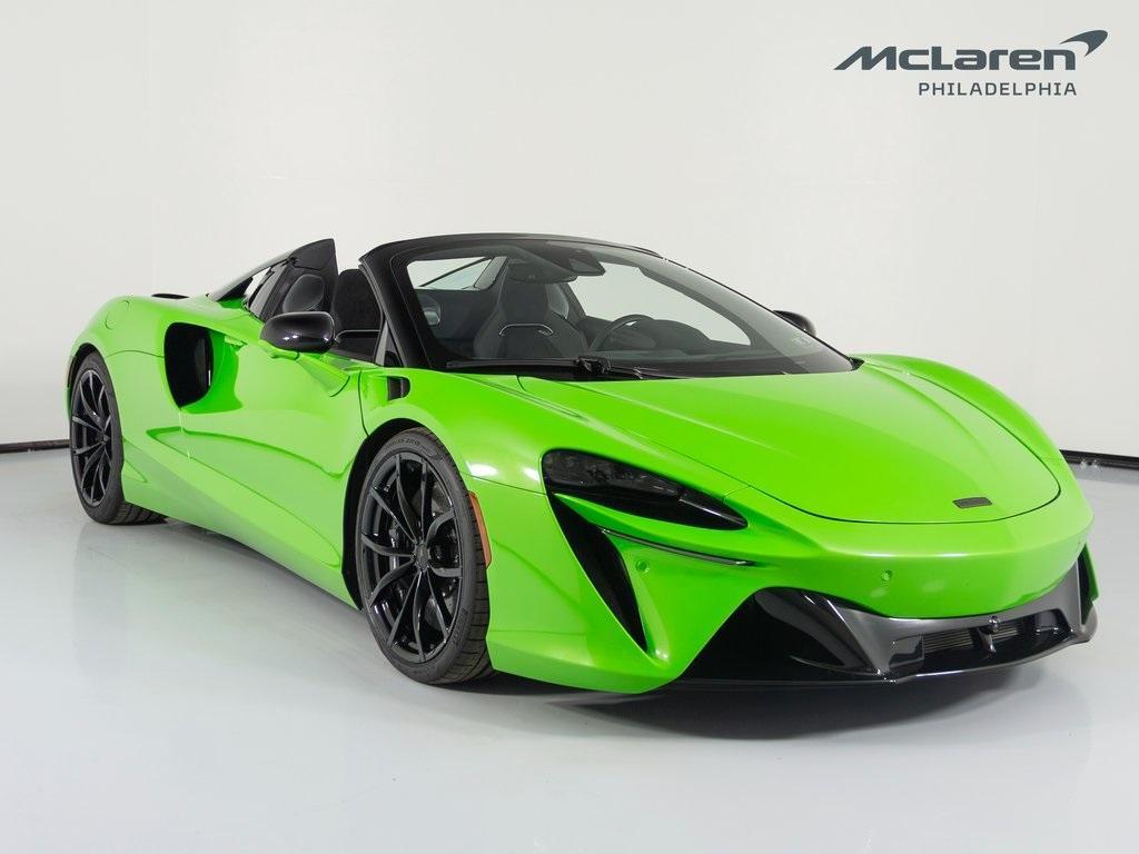 new 2025 McLaren Artura car, priced at $327,950