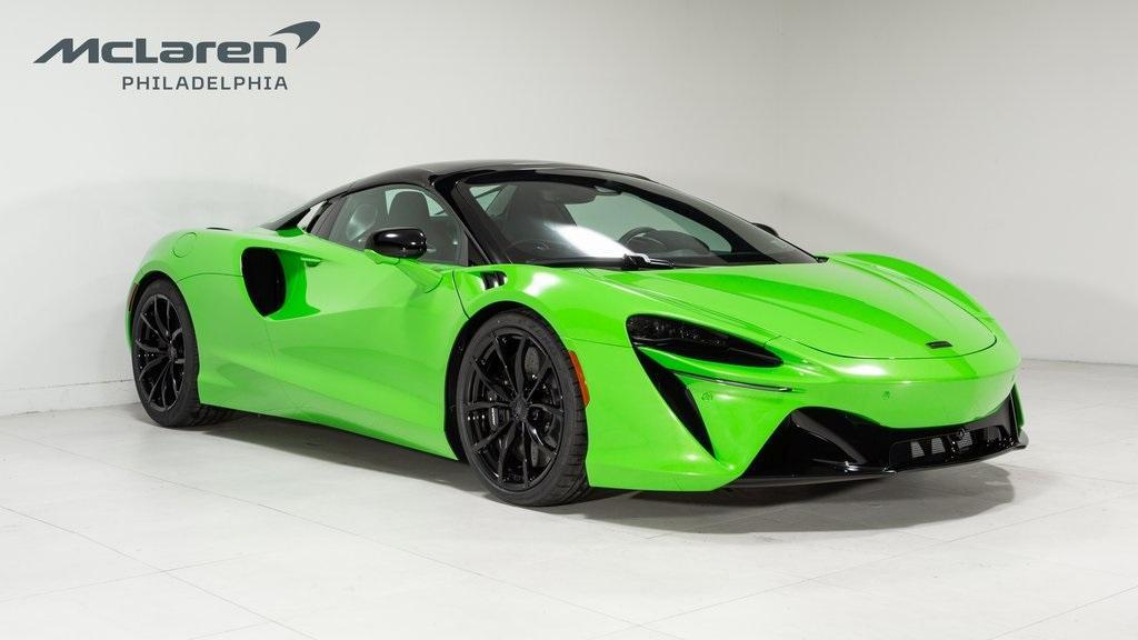 new 2025 McLaren Artura car, priced at $327,950