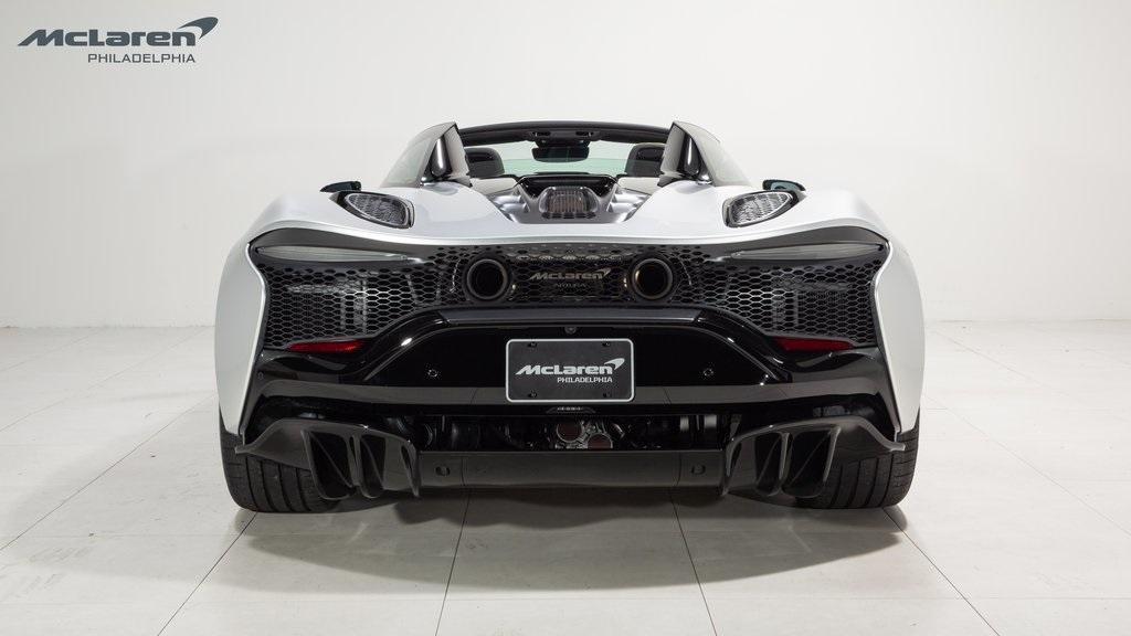 new 2025 McLaren Artura car, priced at $336,008