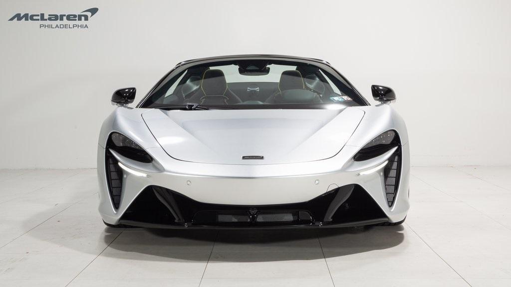 new 2025 McLaren Artura car, priced at $336,008