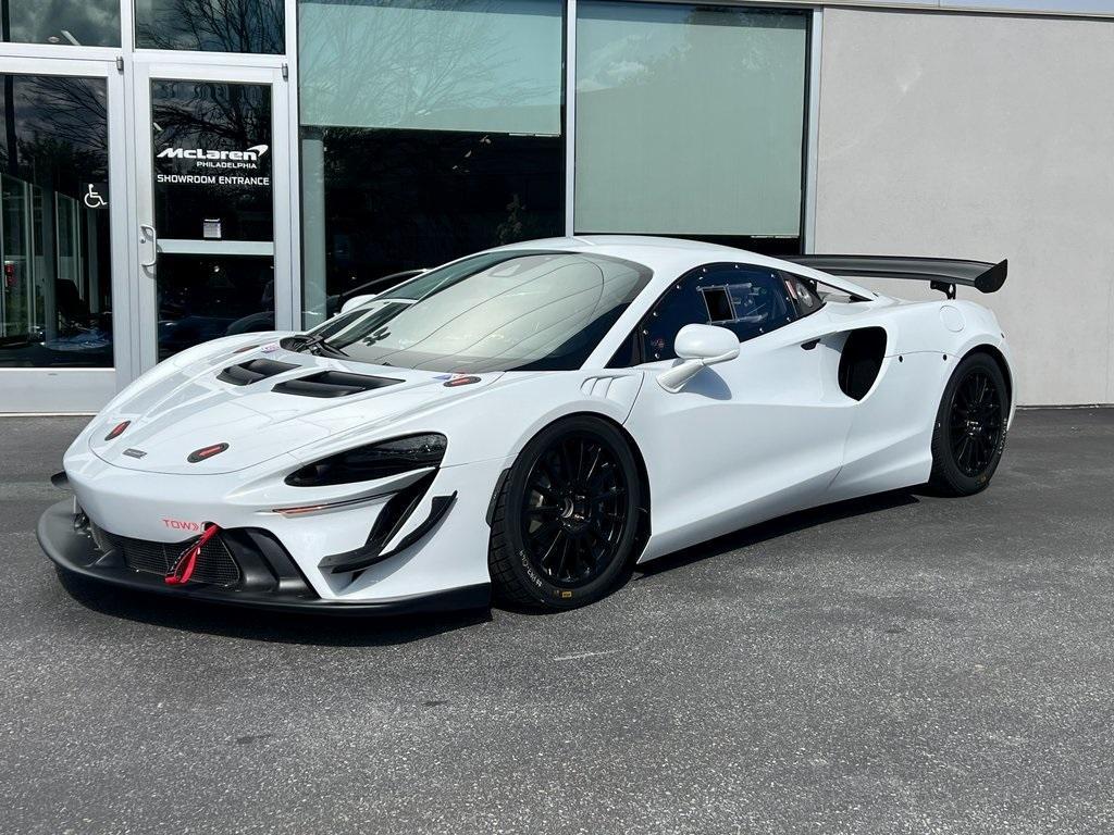 new 2023 McLaren Artura car, priced at $299,995