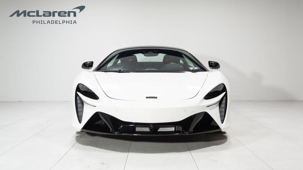 new 2025 McLaren Artura car, priced at $317,470