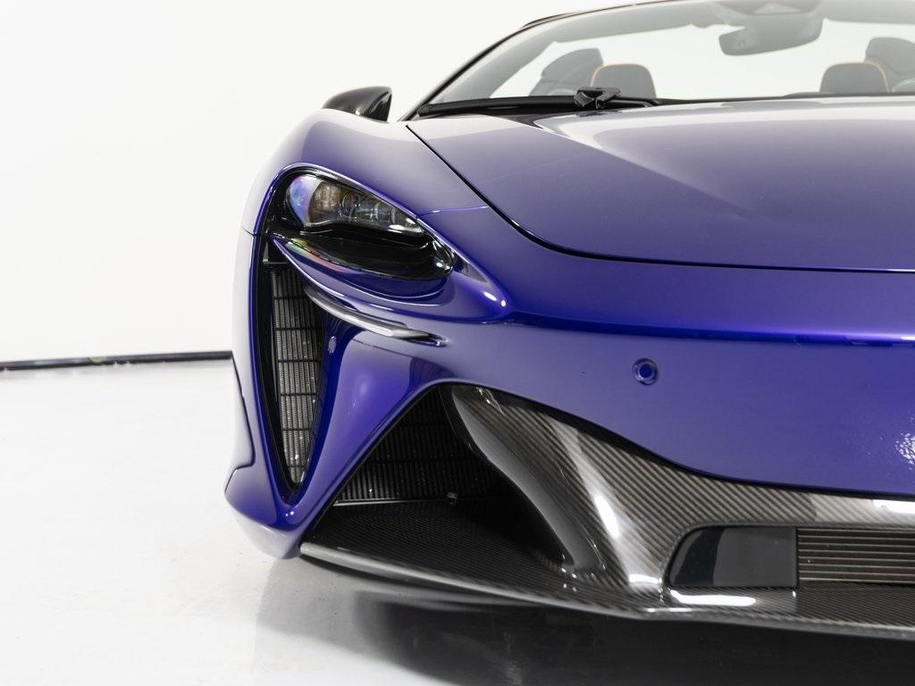 used 2025 McLaren Artura car, priced at $299,995