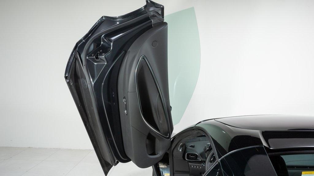 new 2025 McLaren Artura car, priced at $355,308
