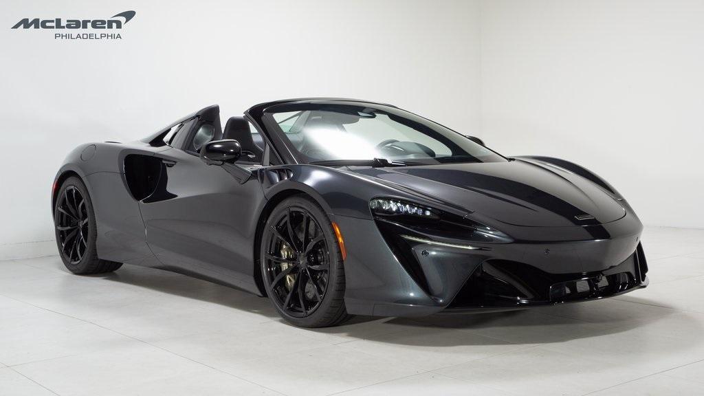 new 2025 McLaren Artura car, priced at $355,308