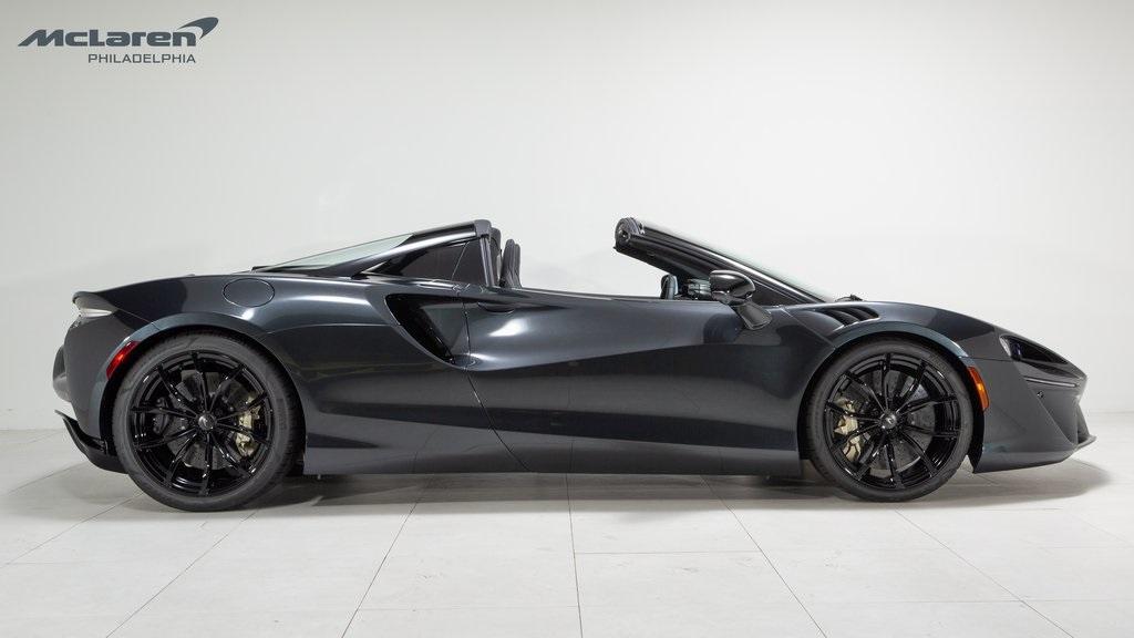 new 2025 McLaren Artura car, priced at $355,308